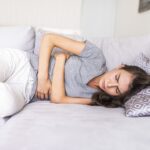 Jak naturalnie zmniejszyć ból miesiączkowy?